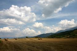 -绿茵答案！莱比锡红牛激战中国之队，劳塔罗三粒进球展现真正巨星价值