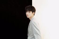 开云体育app-铁血之盾与致命之矛，卡塞米罗如何在马竞的战术牢笼中绽放巨星光芒