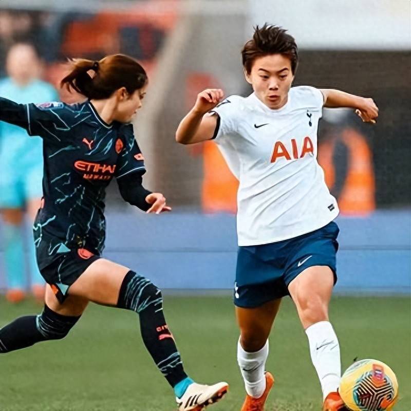 包含体育新闻：女足教练组组成新变化的词条