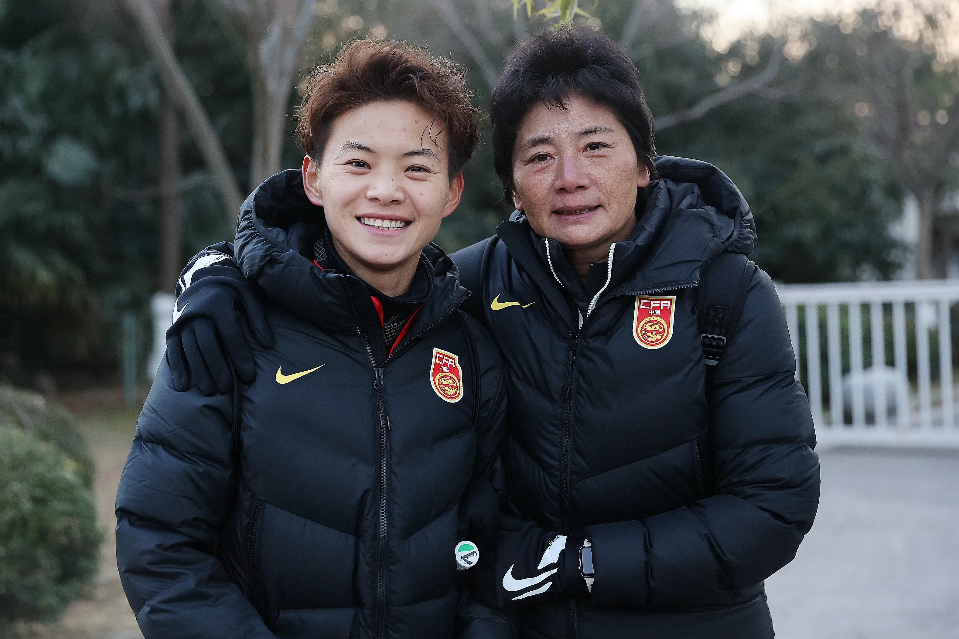 包含体育新闻：女足教练组组成新变化的词条