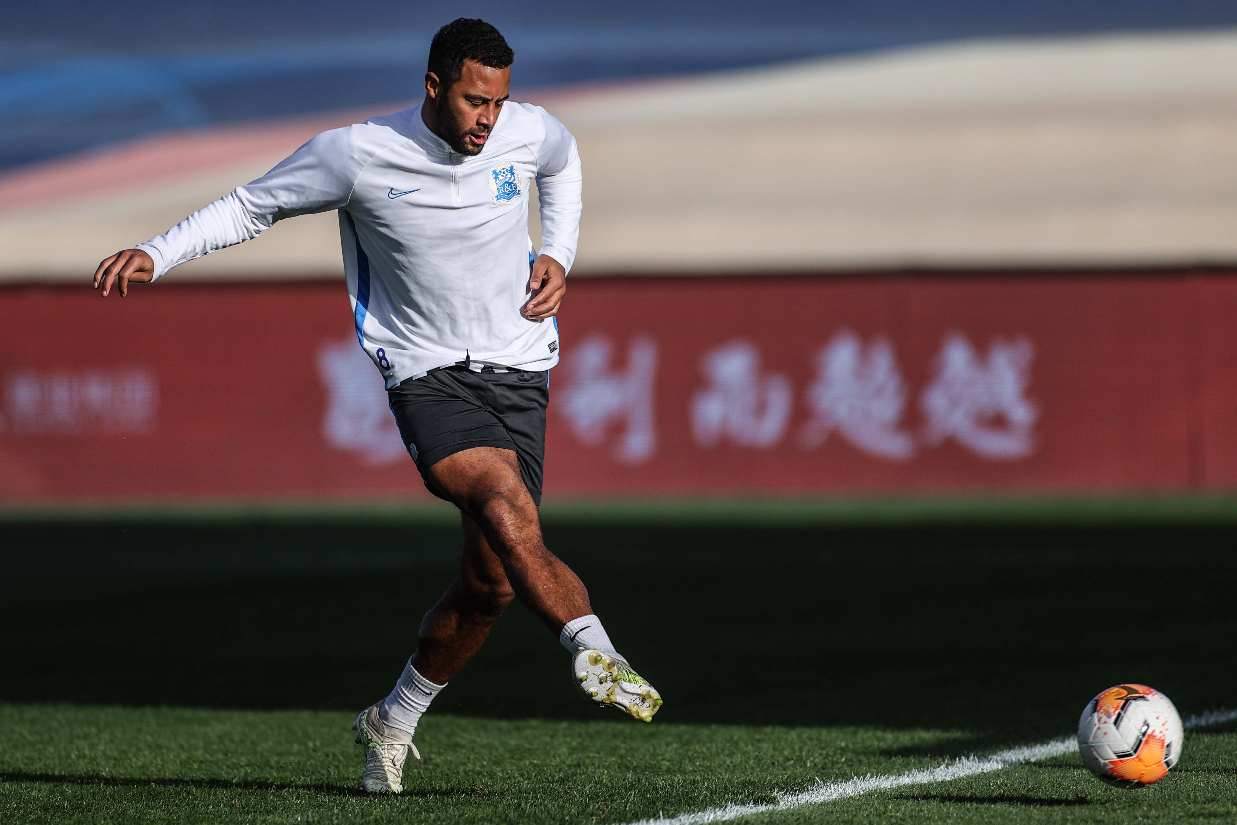 关于富力主场大胜建业，保级态势明显好转的信息