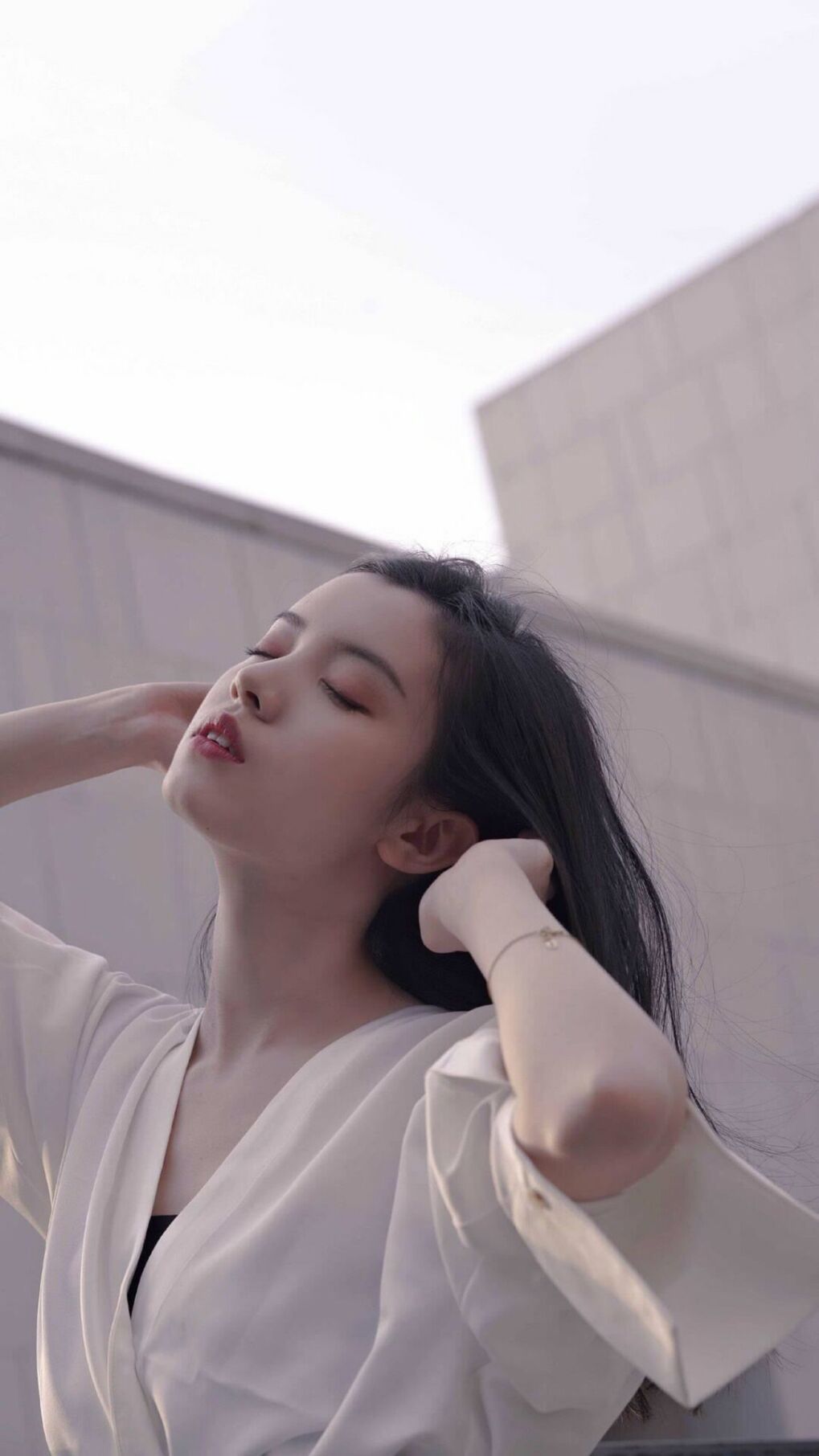 哈利伯顿穿针引线节奏掌控完美，雄鹿主场强势斩落爵士